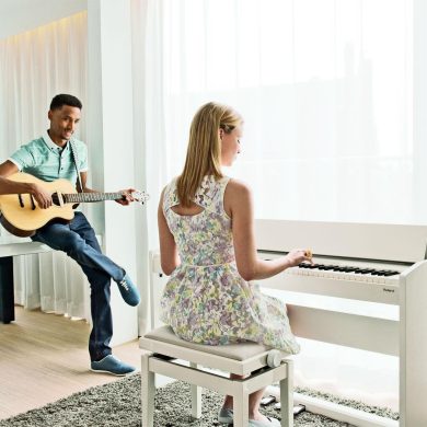f 130r wh room guitar gal