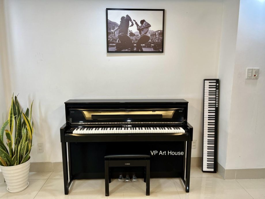 Piano điện Yamaha CLP 585 PE
