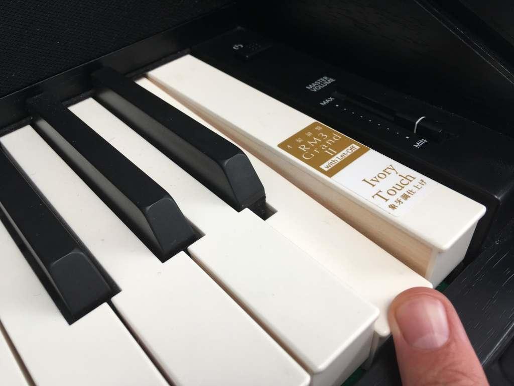 bề mặt phím Ivory touch piano điện Kawai CA15 R