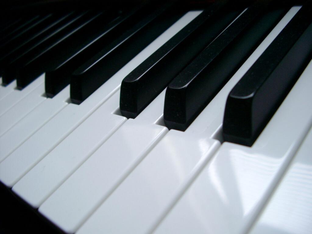 ban phim piano Yamaha u1h