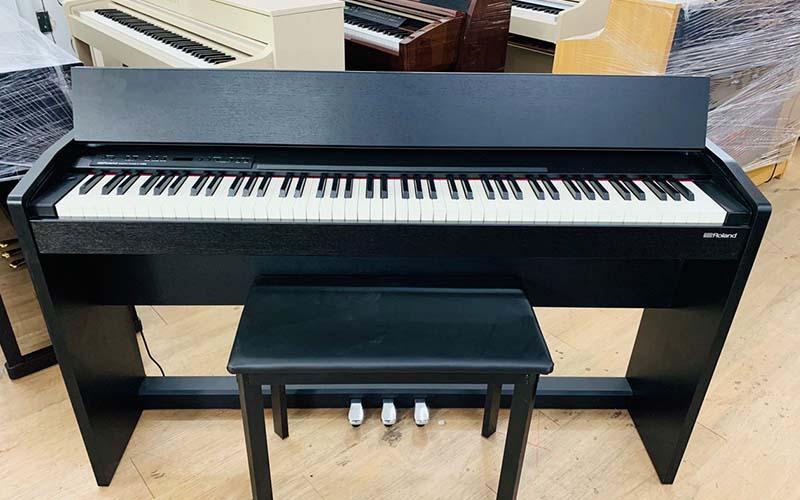 Đàn piano Roland F-140R phù hợp với những không gian nhỏ