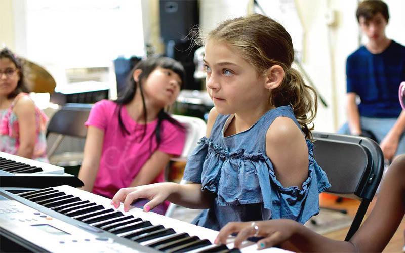 Giá của đàn piano cho trẻ em có thể thay đổi tùy thuộc vào nhiều yếu tố