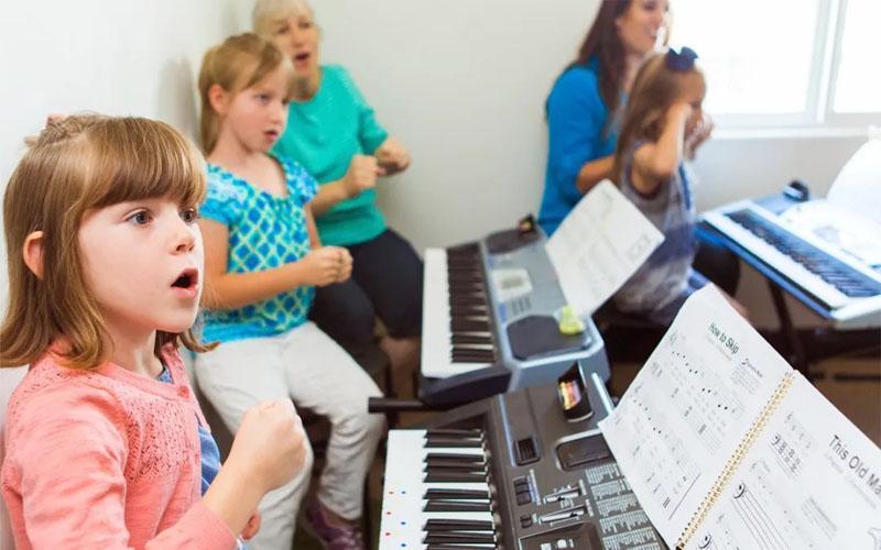 Trung tâm học đàn piano thường có các chương trình và khóa học phù hợp với nhiều tiêu chí