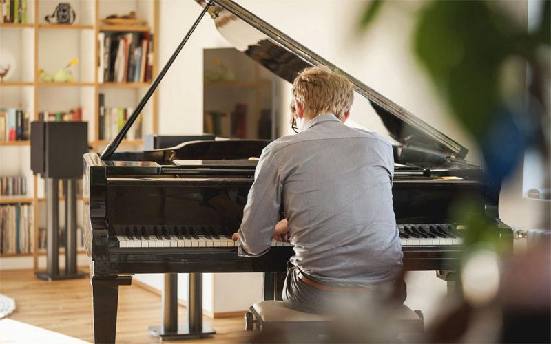 Việc lựa chọn loại đàn piano cơ mới phụ thuộc vào nhu cầu, ngân sách và không gian của bạn