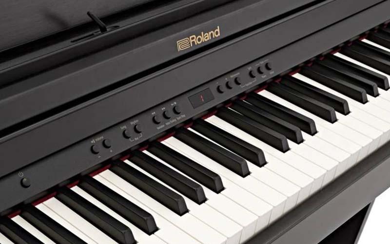 Đàn piano Roland RP501 sở hữu chất lượng âm thanh tuyệt vời