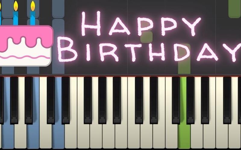 Đàn piano bài Happy Birthday bằng cách đếm số