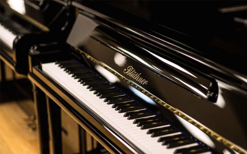 Việc chọn mua đàn piano có thương hiệu mang lại nhiều lợi ích