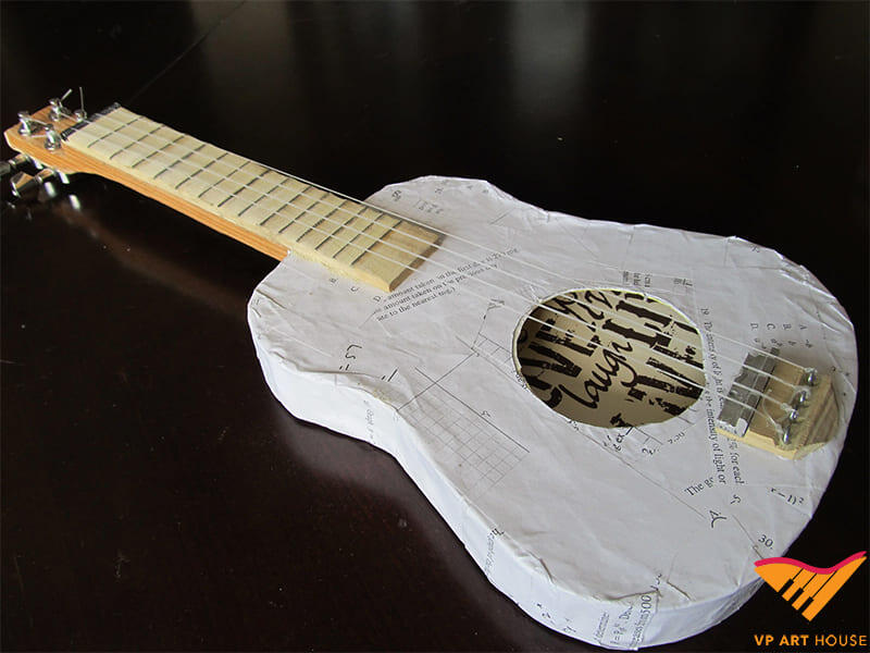 Hướng dẫn làm đàn guitar bằng giấy bạn có thể tham khảo 9 Hướng dẫn chi tiết cách làm đàn guitar bằng giấy